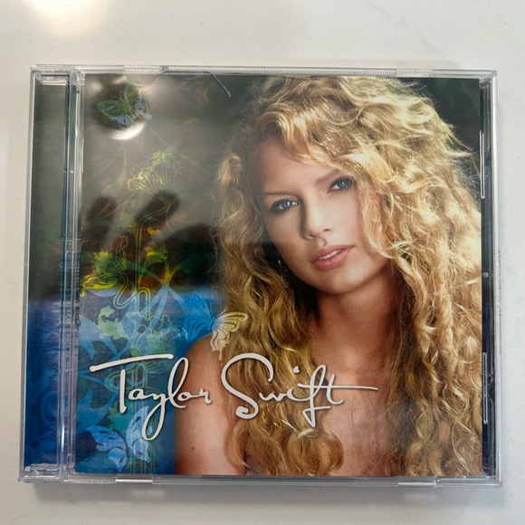 Taylor Swift CD Collection Lot - Picture 10 of 11